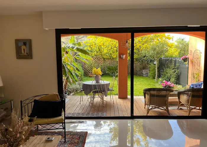 Villa Dans A