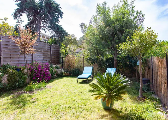 Dans A Villa Cannes