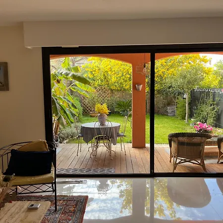 Villa Dans A